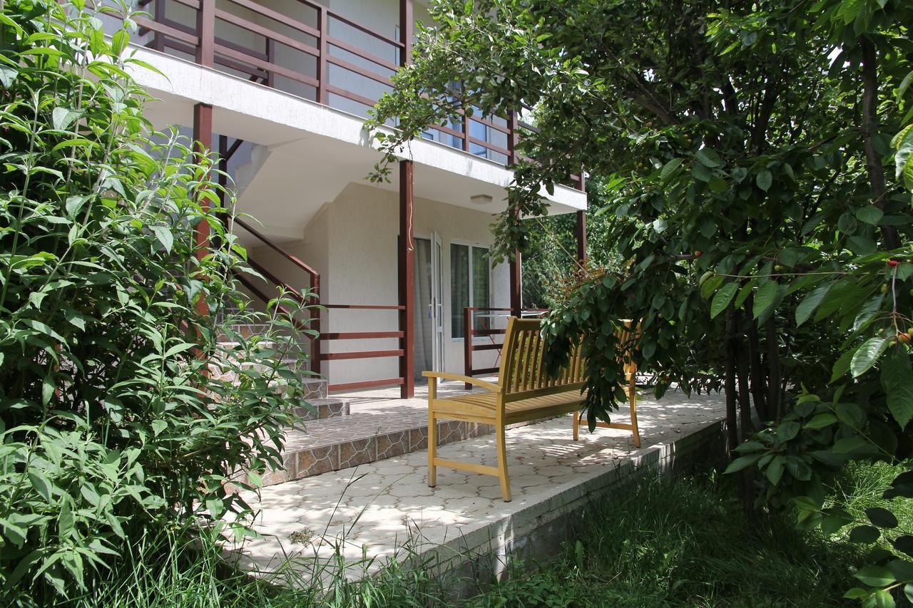 Guest House Leto Dolinka Kültér fotó